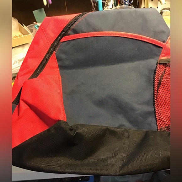 Unisex Zippers bucket over the shoulder bag black, red, blue 1 strap backpack - Picture 9 of 11